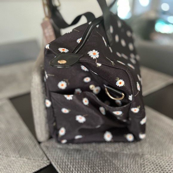 Alice and Olivia duffle bag in good condition - Picture 7 of 10